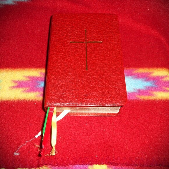 Episcopal Book of Common Prayer Red Leather w/Inscription (Seabury Press, 1977) - Picture 1 of 11